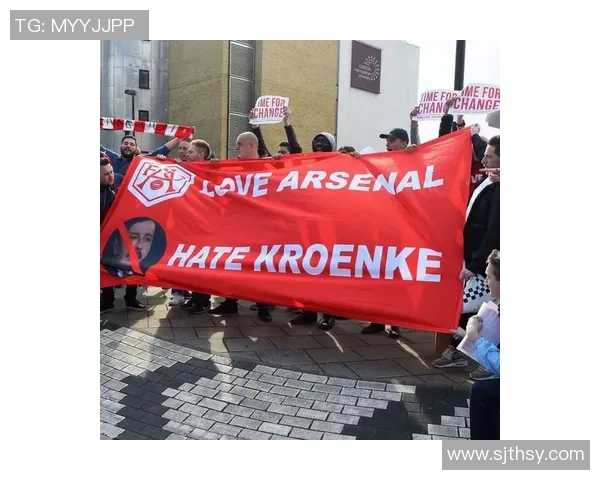 现役足球球员排名第一是谁 如何评价他在当今足坛的统治力