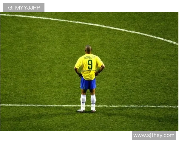 卡帕尼尼足球星卡梅西限量版收藏卡全新发布引发粉丝热潮